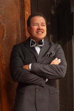 Load image into Gallery viewer, "The Michael Classic Bowtie"