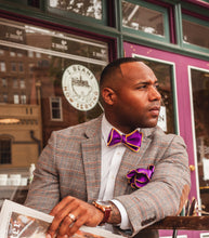 Load image into Gallery viewer, "The Royal King Bowtie"